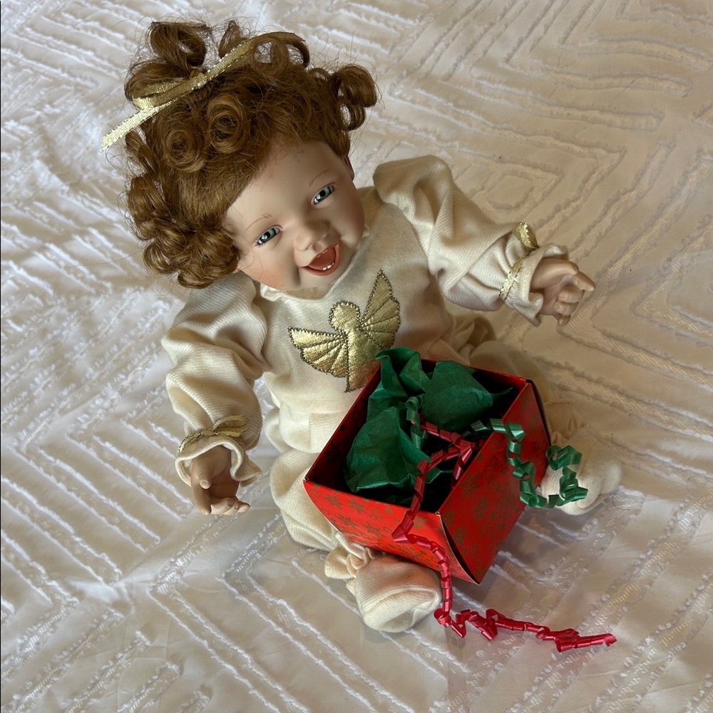 Vintage 1992 Ashton-Drake Galleries "Joy" My First Christmas porcelain doll